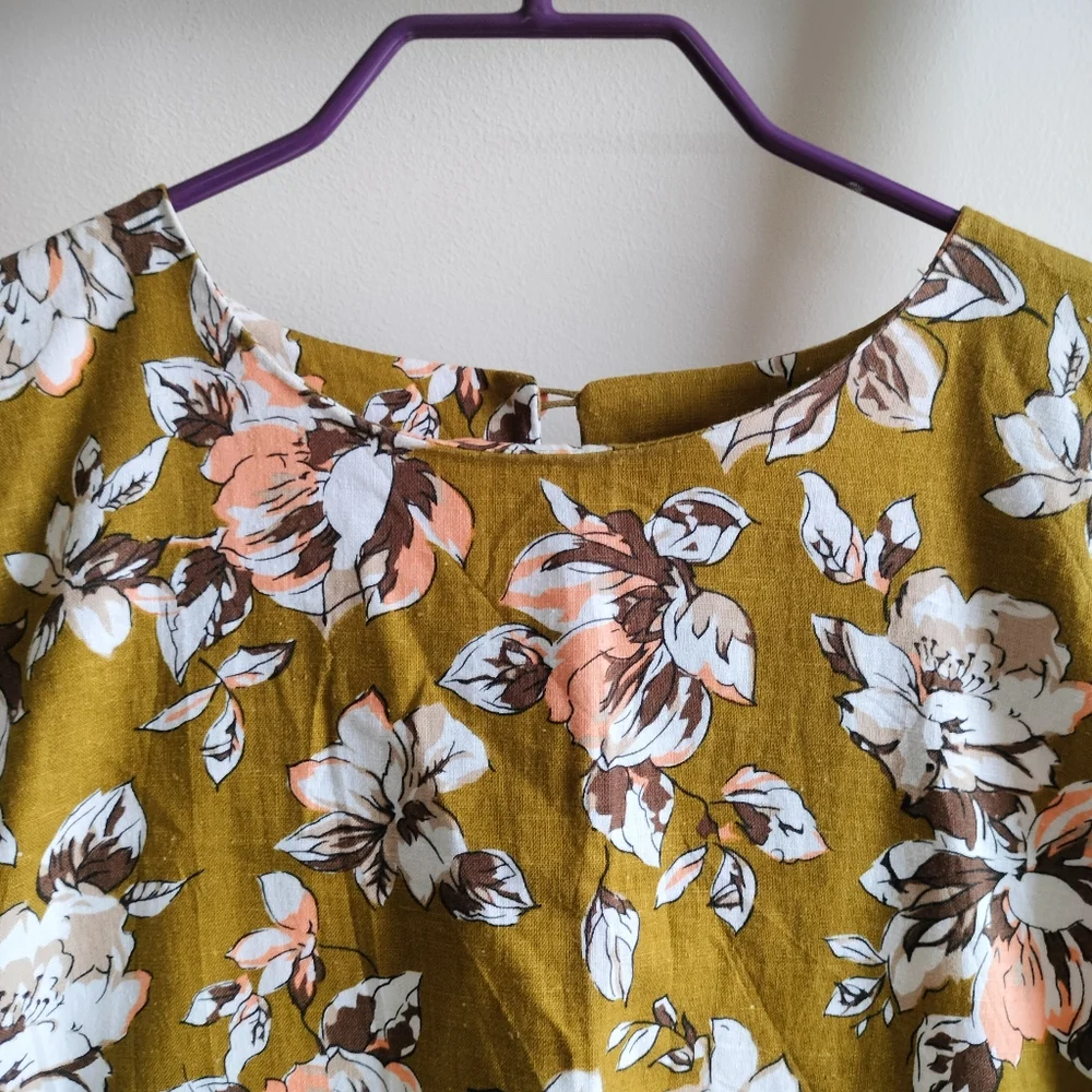 Floral Flounce Sleeve Long Top - Picture 12 of 16